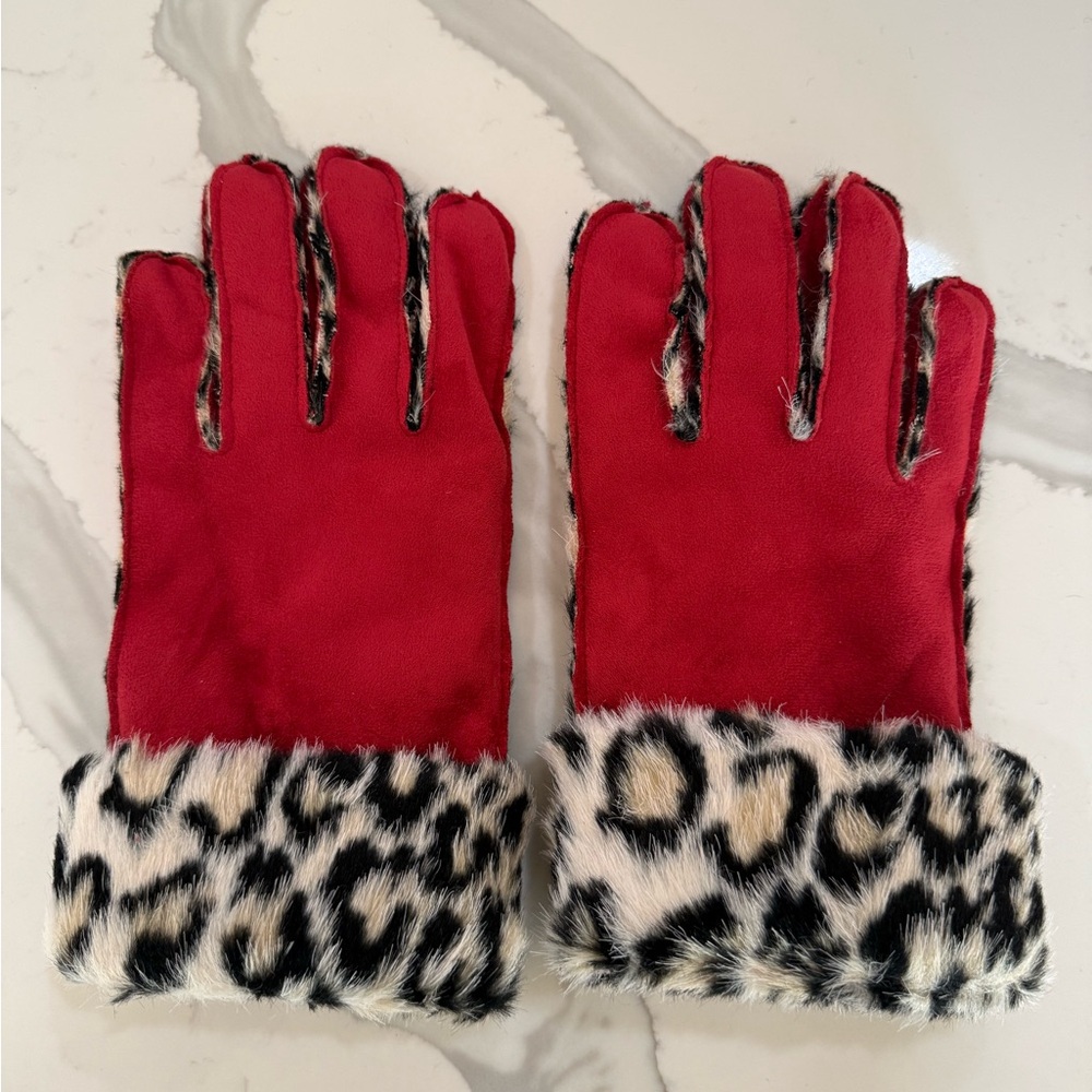Women’s Neckworks Red Faux-Fur Cuff Gloves - Leopard Trim